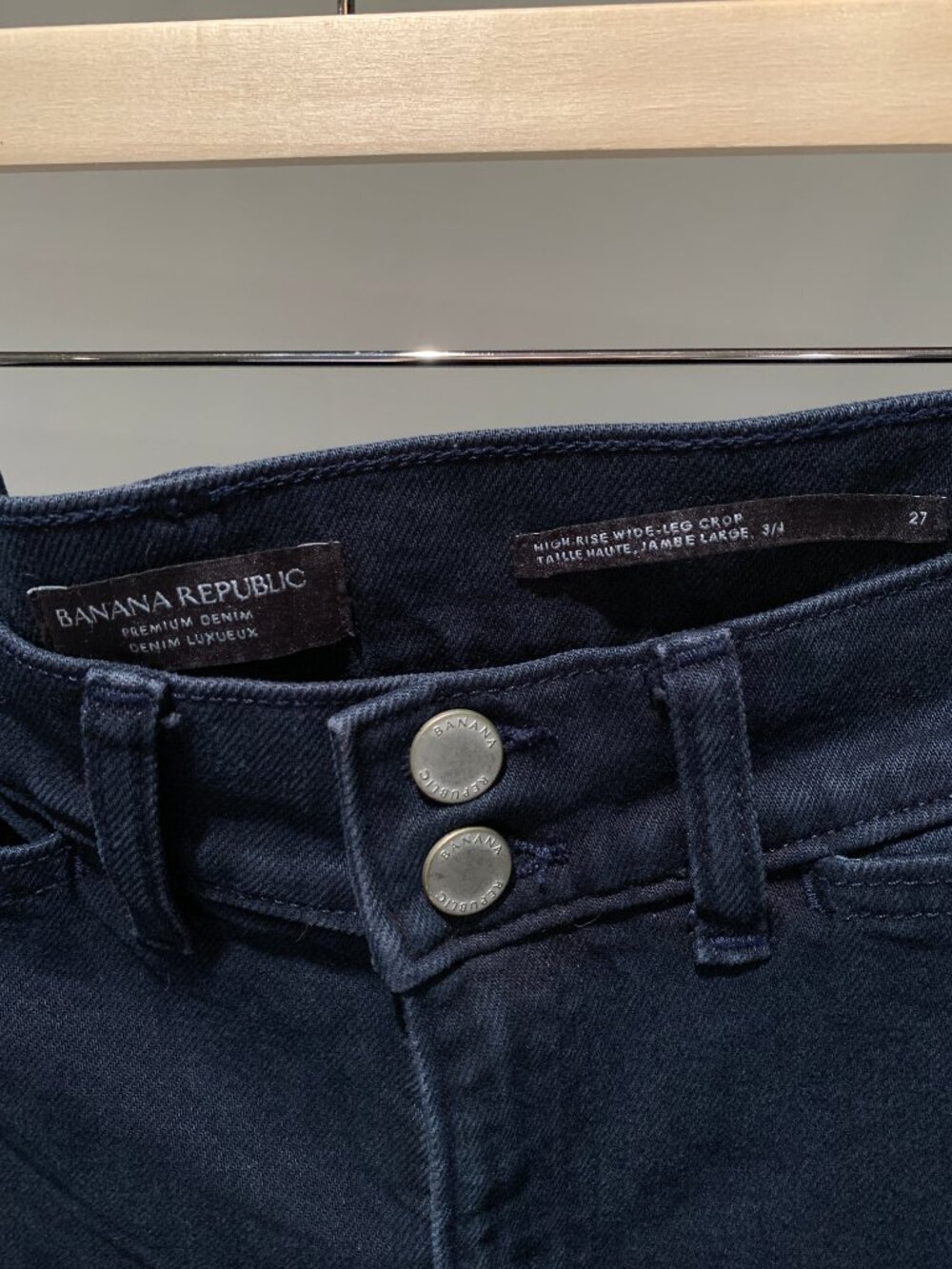 Navy Wide Leg Crop Banana Republic Premium Denim 99% cotton - Size 27